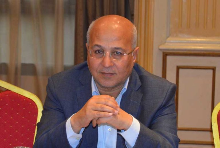 نقابة الصناعات الغذائية تطالب وزارة التموين بعودة حصة العاملين من الدقيق