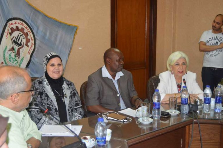 “تشارلز” الوزير الاوغندى خلال مشاركته لختام دورة المراة العاملة يؤكد على أهمية التضامن العمالي الأفريقي في المحافل الدولية