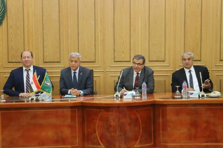 محافظ المنوفية ووزير القوى العاملة يلتقيان برئيس الاتحاد المحلي والقيادات النقابية لعمال المنوفية