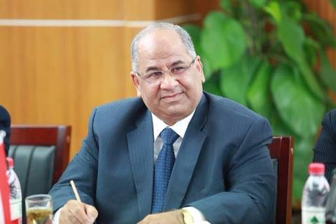 الدكتور عادل نظمى رئيس النقابة العامة للعاملين بالمرافق العامة