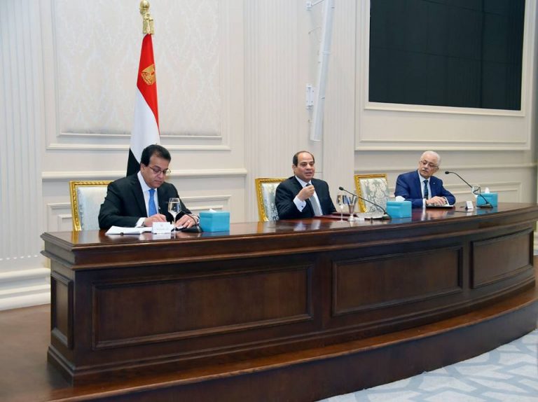 السيسي يوجه الجامعات بمواكبة التكنولوجيا بسوق العمل ورعاية الموهوبين والعقول النابغة