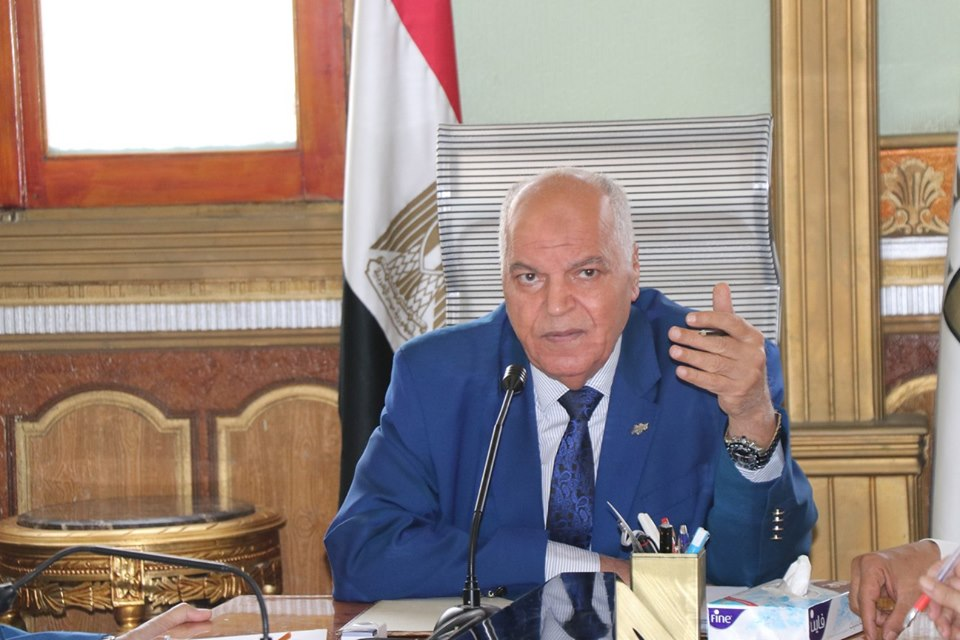 خلف الزناتى نقيب المعلمين