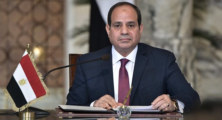 نقابة البترول: نرفض حملة منصات التواصل الاجتماعي المضللة ونجدد العهد للرئيس السيسي
