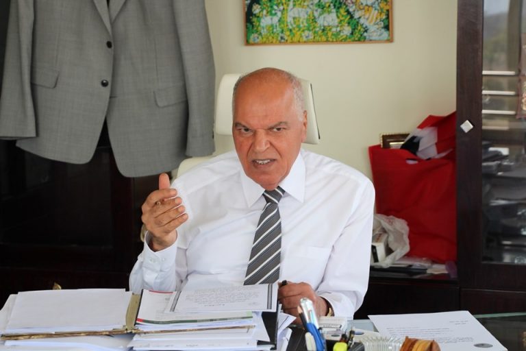 نقيب المعلمين ينتقد تصريحات وزير التعليم المسيئة للمعلمين الأكبر سنا بكلمة “صعوبة استيعابهم”