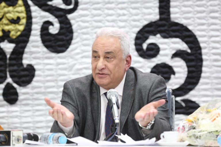 “عاشور” يطالب الجمعية العمومية بمراجعة مواقف جميع المرشحين من قضايا النقابة..