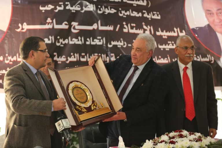 “عاشور”: وضع حجر أساس النادي الرياضي الأسبوع المقبل.. ويؤكد: ما تحقق من إنجازات نتيجة لاصطفاف المحامين