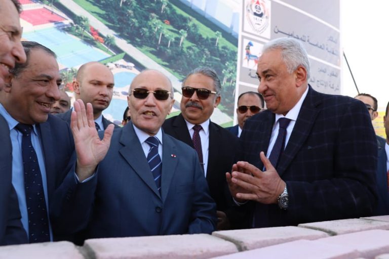 بالصور.. “عاشور” و”العصار” يضعان حجر أساس نادي المحامين الرياضي