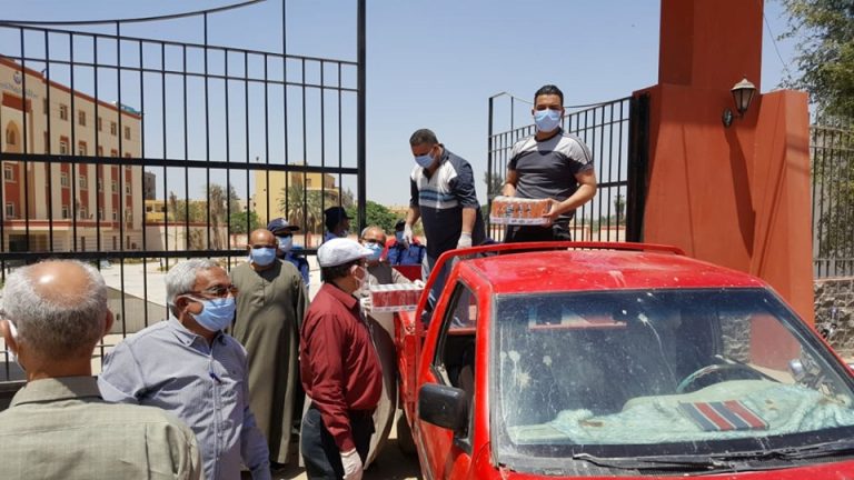 نقيب المعلمين يوجه النقابات الفرعية بمساعدة مستشفيات العزل