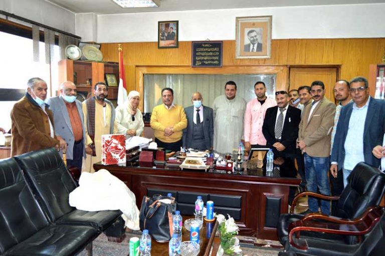 المراغى يكرم ثلاثة من النماذج المشرفة فى قطاع النقل البرى