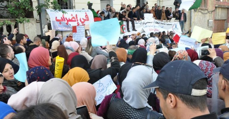 الجزائر: اتحاد عمال التربية يرفض التدريس يوم السبت