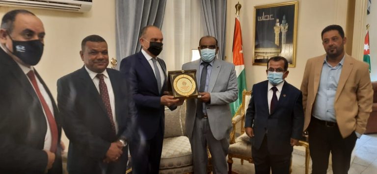الإشادة بجهود الرئيس السيسي والملك عبد اللـه: نقابتا التعدين بمصر والأردن فى يوم الوفاء تكرم الرواد العرب