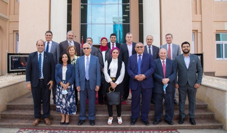 أكاديمية البحث العلمى والجامعة البريطانية تطلقان “حاضنه التكنولوجيات الخضراء والذكيه” بالجامعة البريطانيه