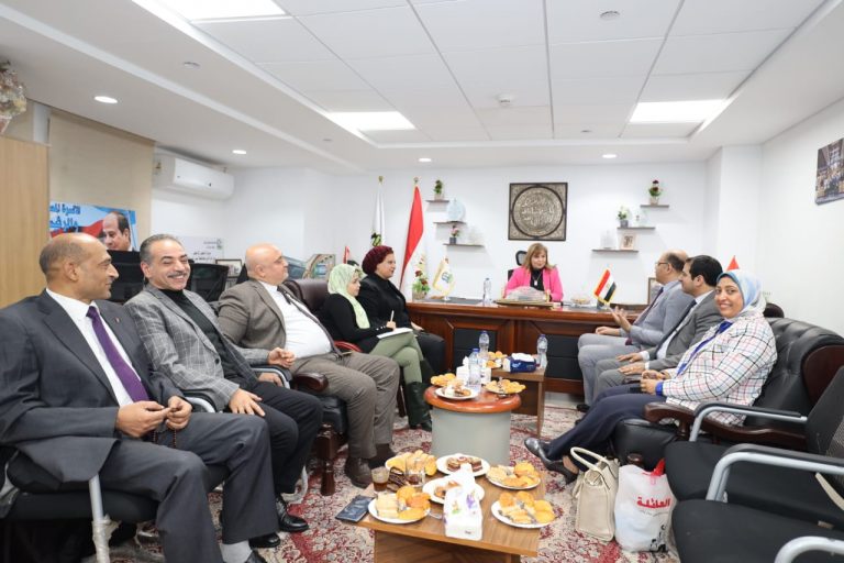 اتحاد عمال العاصمة الادارية الجديد يعقد اولى اجتماعاته برئاسة عايدة محى الدين لوضع خطة العمل وتشكيل هيئة المكتب