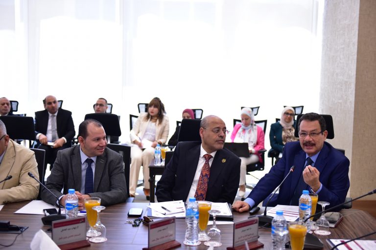 عمال مصر.. إطلاق الاستيراتيجة الوطنية للتشغيل تساعد في توفر فرص عمل لائق وتحسين بيئة العمل ودمج الاقتصاد غير الرسمي في الرسمي