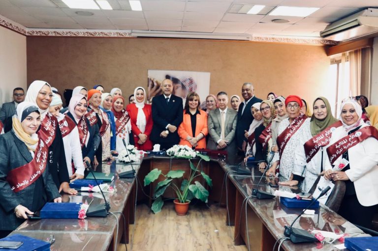 سكرتارية المرأة باتحاد العمال تنظم احتفالية لتكرم الأمهات المثاليات بالنقابات