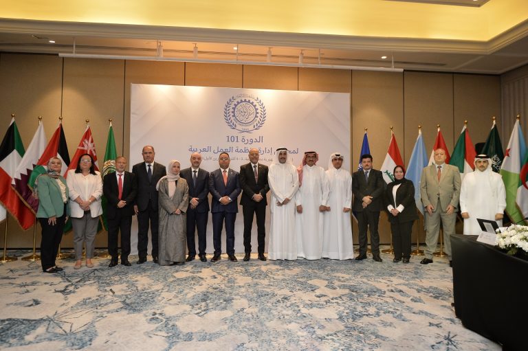 رئيس اتحاد العمال يتوجه بالتهنئة إلى «وزير العمل» لانتخابه رئيسا لمجلس ادارة منظمة العمل العربية