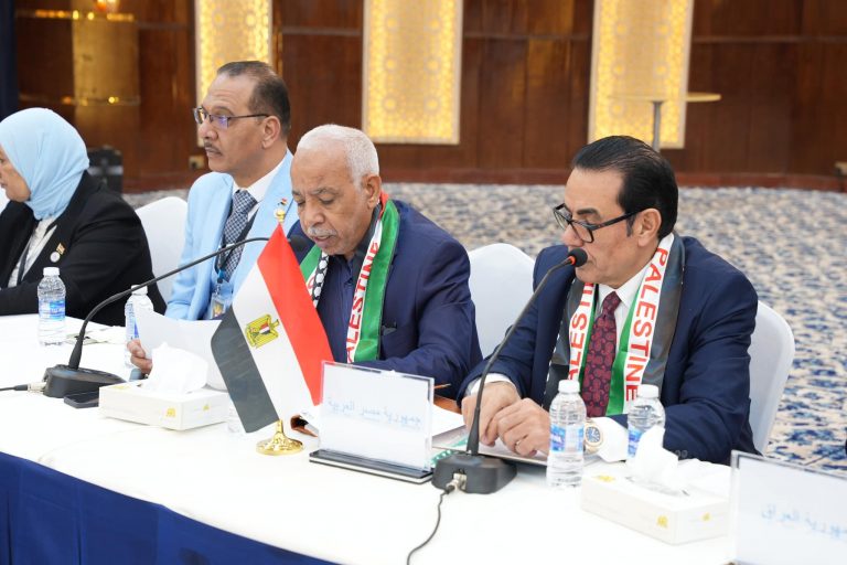 عبد المنعم الجمل رئيس اتحاد عمال مصر