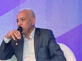 عبد المنعم الجمل رئيس اتحاد العمال