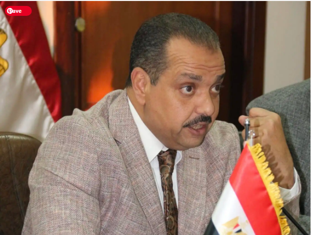 المستشار هشام فؤاد رئيس نقابة العاملين بالمرافق العامة